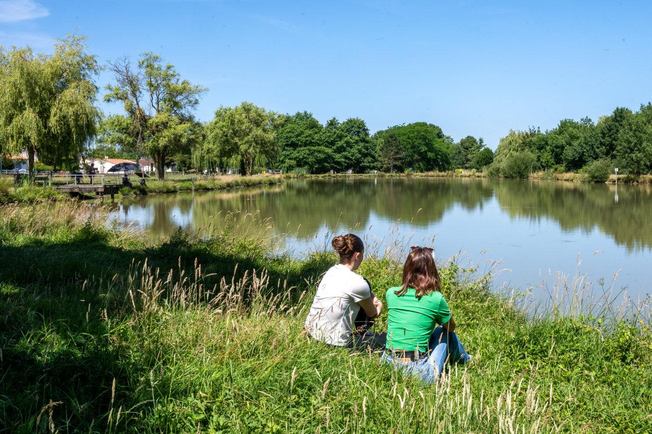 Ligné et son plan d'eau en Pays d'Ancenis